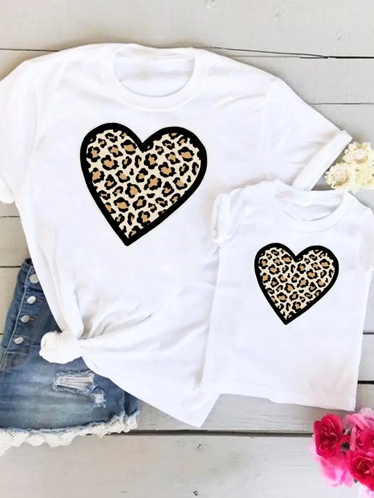 

Leopard Love Heart Girl Boy Tee Family Matching Outfits Summer Women Kid Child Mom Mama Mother Tshirt Clothes Graphic T-shirt