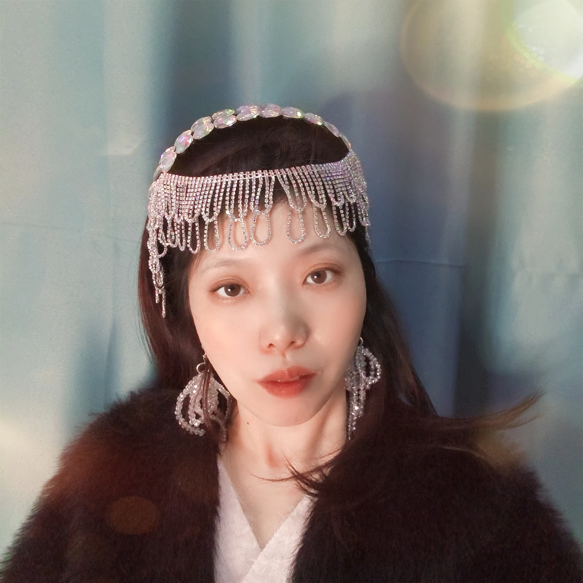 Оригинальная повязка для волос ручной работы с овальными кристаллами и