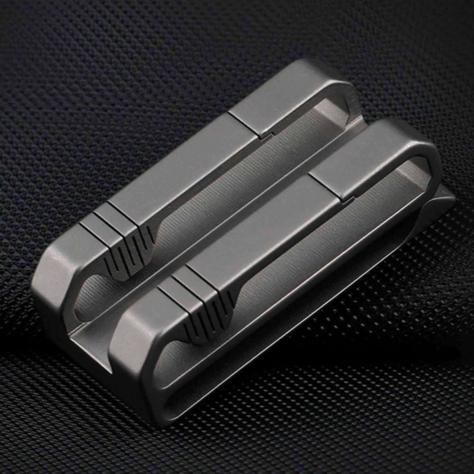 

Креативный брелок с Двойным Зажимом из титанового сплава, брелок с подвесной пряжкой для прогулок и прогулок