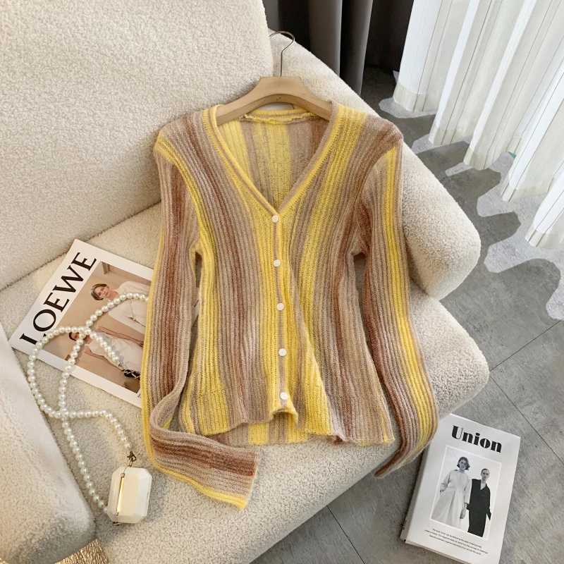 Женский трикотажный кардиган с V-образным вырезом в стиле 90-х