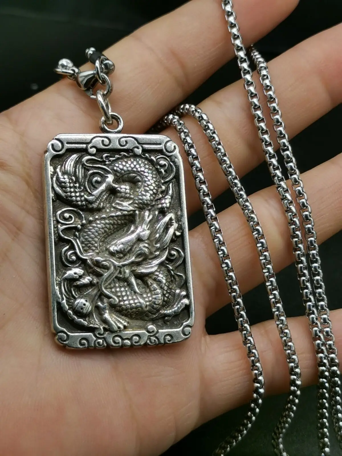 Изысканное ожерелье с подвеской в виде дракона ручной работы