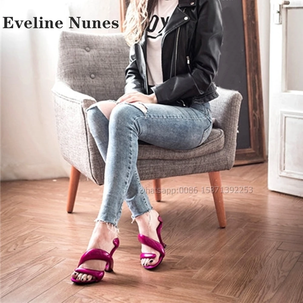 Сандалии в странном стиле со змеиным принтом открытый носок без застежек боковые