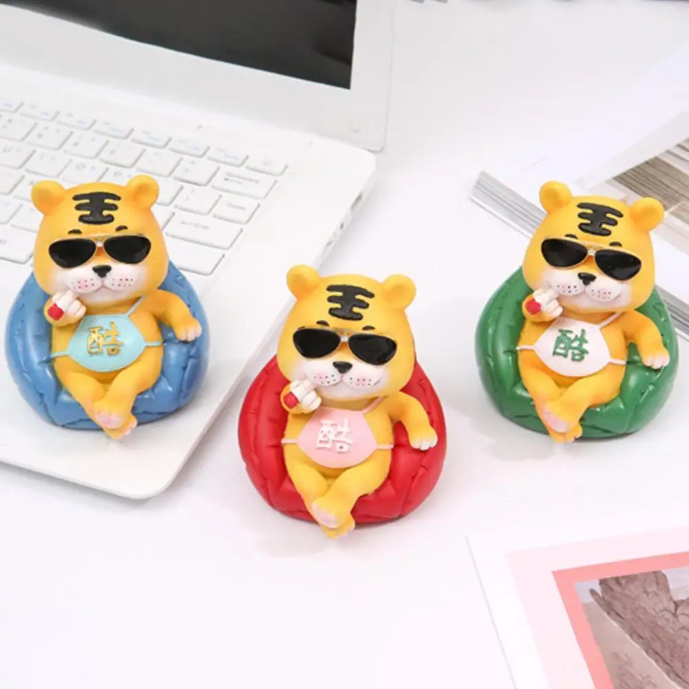 

Tiger Statues Cute Compact Animated Vivid Visual Effect Tiger Statues Home Decor Tiger Miniature Tiger Figurine