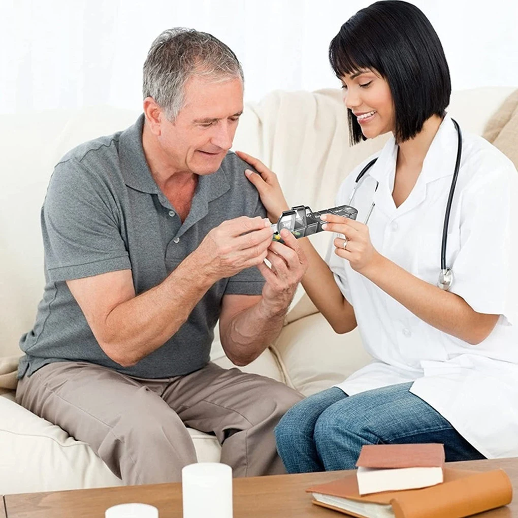 Контейнер для таблеток на 7 дней с отделениями |