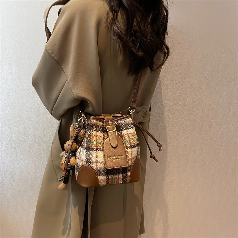 Новая осенне-зимняя женская сумка 2023. Популярная в этом году текстурная