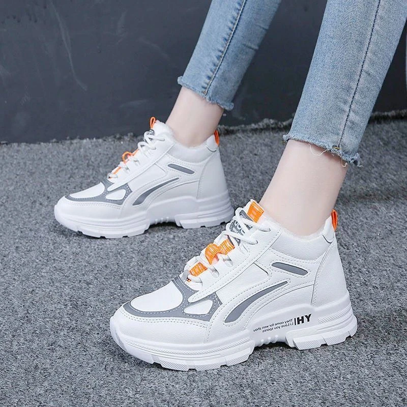 Женские зимние ботинки на платформе