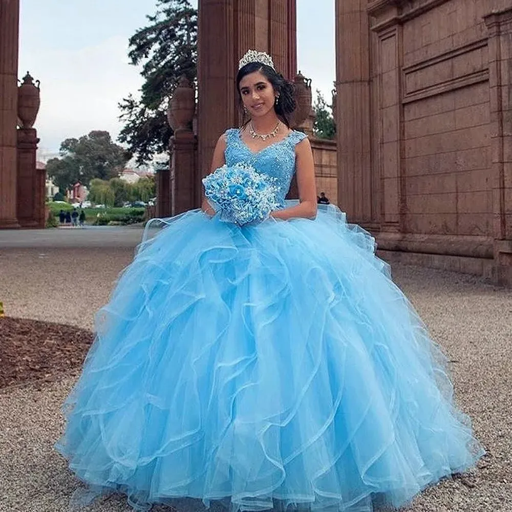 

Princess Sweet 15 Ball Gown Light Sky Blue Quinceanera Dresses 2022 V Neck Appliques Sequined Sleeveless Party Pageant Tiered