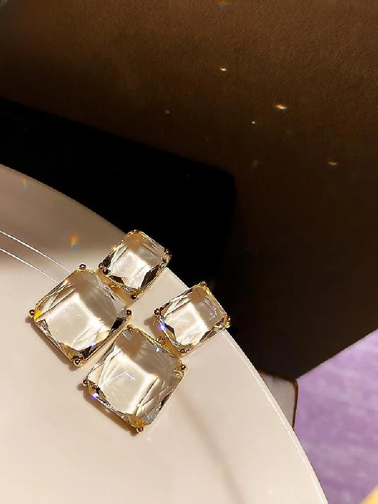 Новинка 2024 модные серьги серьги-гвоздики с кристаллами элегантные