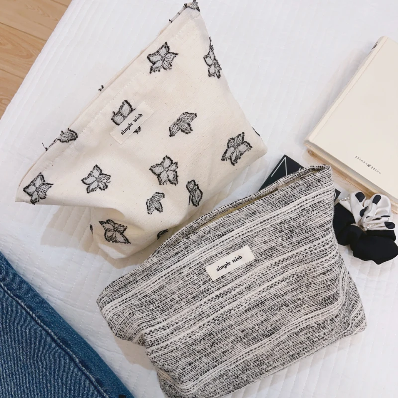 

Flower Printed Women Cosmetic Bag Pencil Case Travel Necesserie Floral Cute Makeup Lipsticks Make Up Brushes Storage Bag Pouch