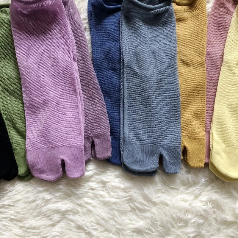 

Comfortable Soft Combed Cotton Summer Thin Split Toe Woman Mesh Socks Candy Color Striped Two-Toed Japanese Harajuku Tabi Sox