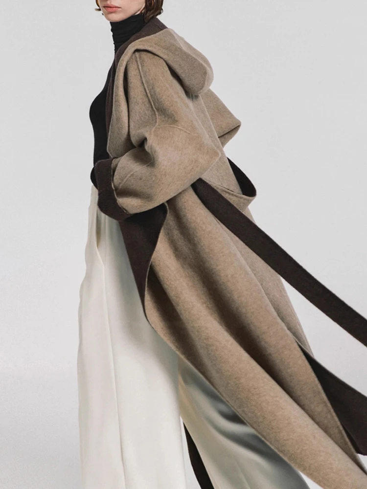 Офисная женская шерстяная куртка с капюшоном