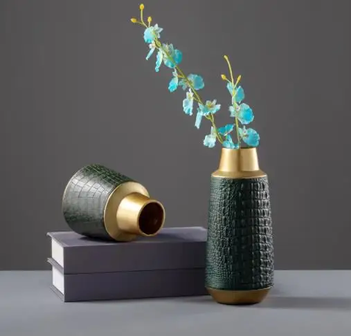 

Роскошная декоративная ваза из искусственной кожи под крокодила