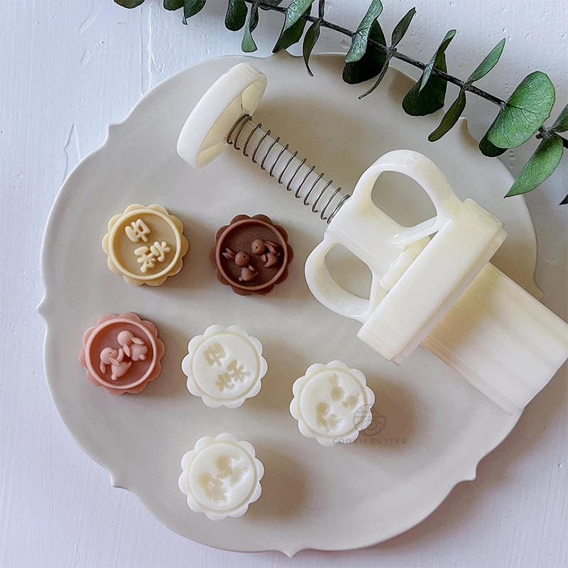 

Mini Bunny Mooncake Mold Mid-Autumn Festival Rabbit Shape Pastry Baking Mold 3D Hand Pressure Cookie Stamp Fondant Decoration