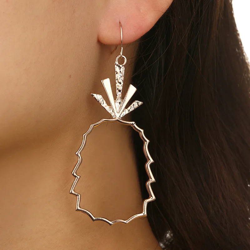 

Simple Alloy Hollow Pineapple Metal Fruit Earrings Personality Sweet Women Ear Jewelry