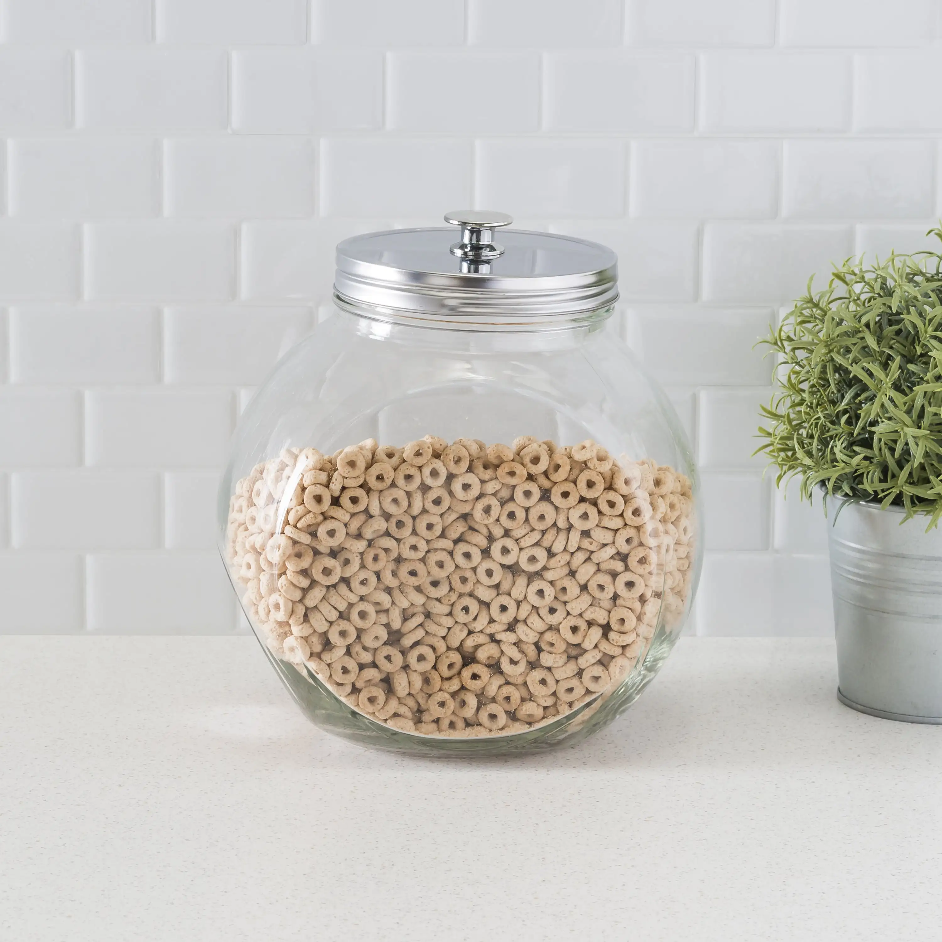 

Large 131.87 oz. Round Glass Candy Storage Jar with Stainless Steel Top - Clear
