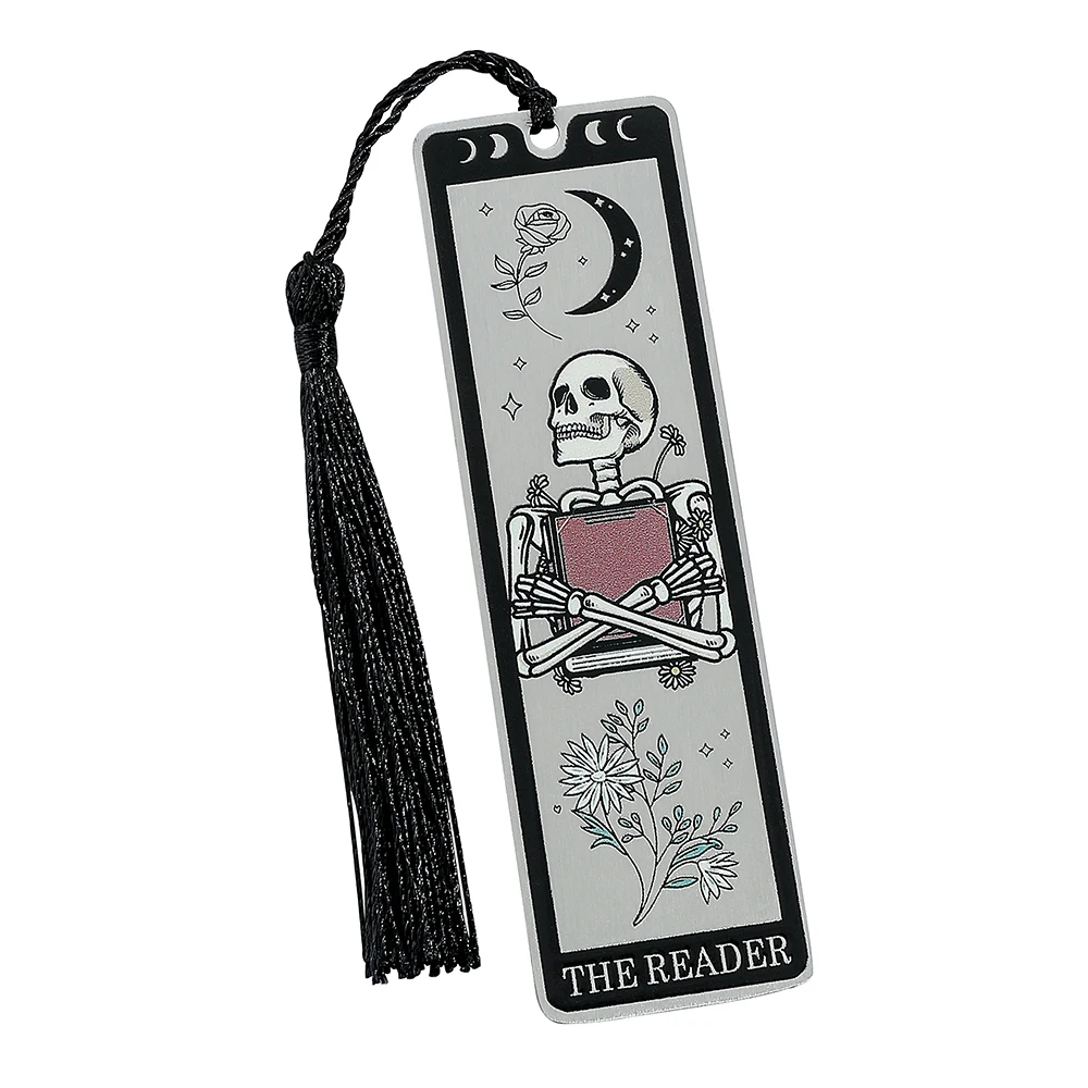 Металлические закладки с черепом