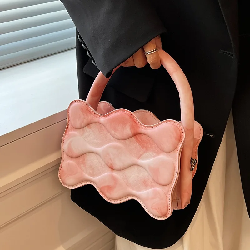 

Женская сумка из искусственной кожи на цепочке, роскошные дизайнерские брендовые маленькие сумки через плечо для женщин, модные женские тр...