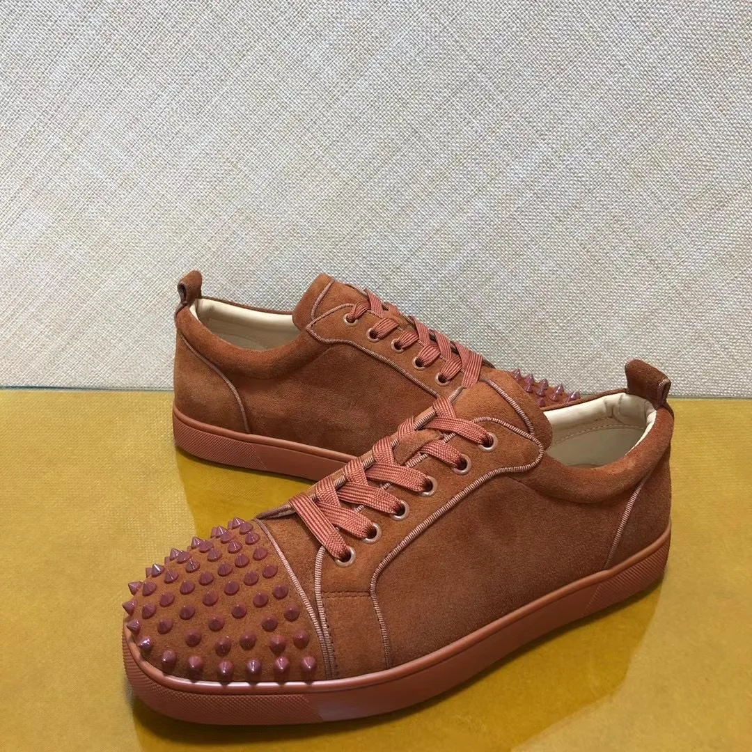 

Fashion Low Cut Mens Luxury Quality Trainers Driving Spiked Brown Suede Genuine Leather Rivets Toecap Flats Sneakers Shoes