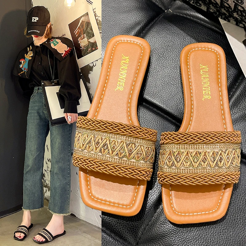 

2023 Women Summer Slippers Luxury Fashion and Trend Square Head Outdoor Non Slip Beach Sandals Zapato Mujer