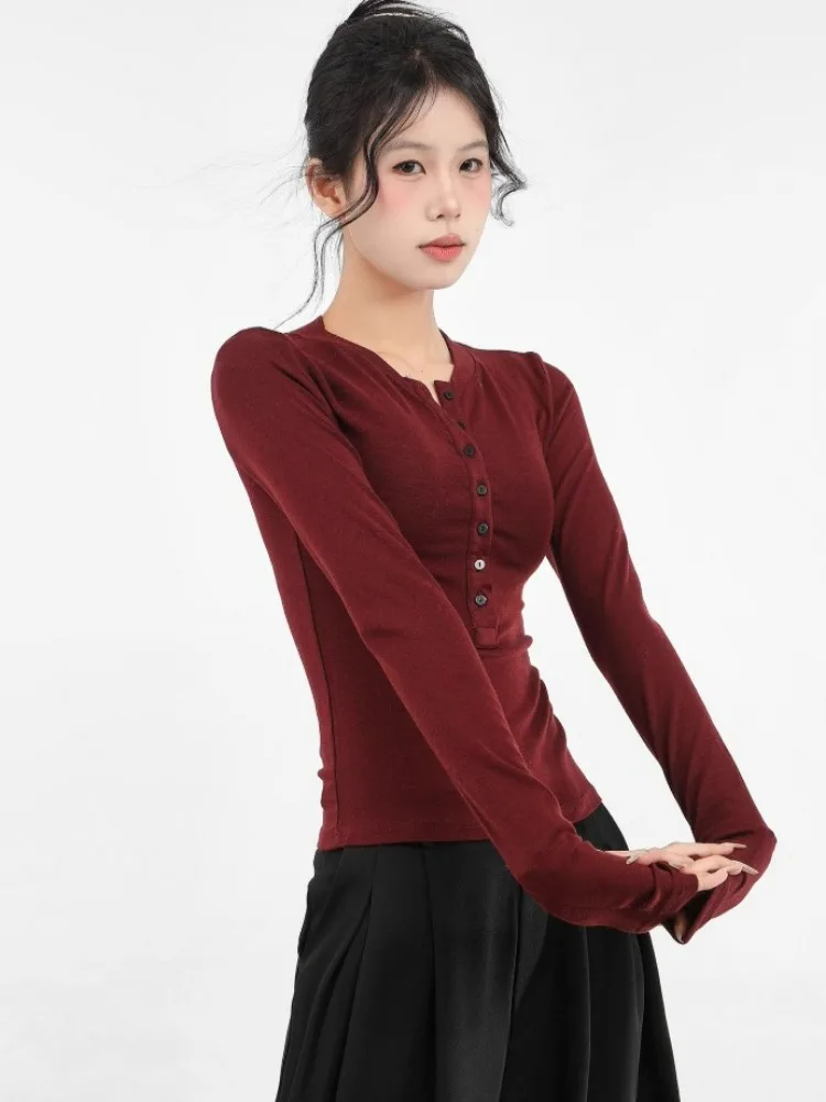 Женская футболка с длинным рукавом V-образным вырезом и пуговицами