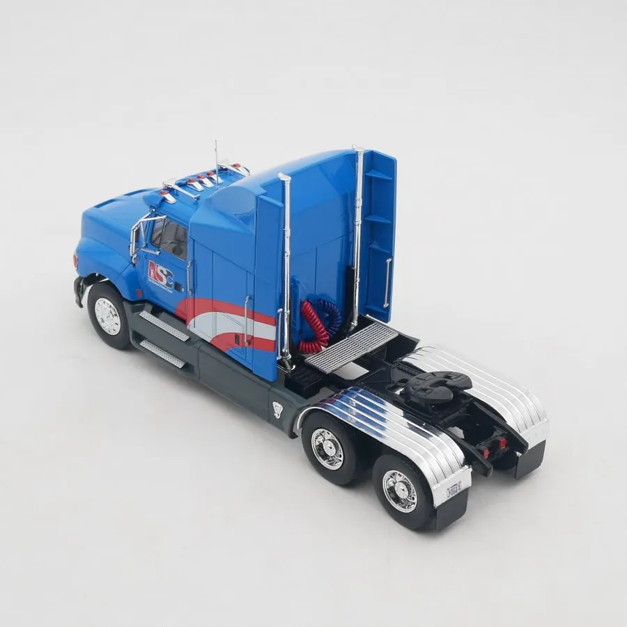 Фото Модель грузовика-контейнеровоза Ford AeroMax с длинным носом, масштаб 1:43, литой металл, Ixo. №5