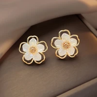 2022 new trendy korean fashion vintage white daisy flower stud earring for women girls ladies luxury elegant temperament jewelry