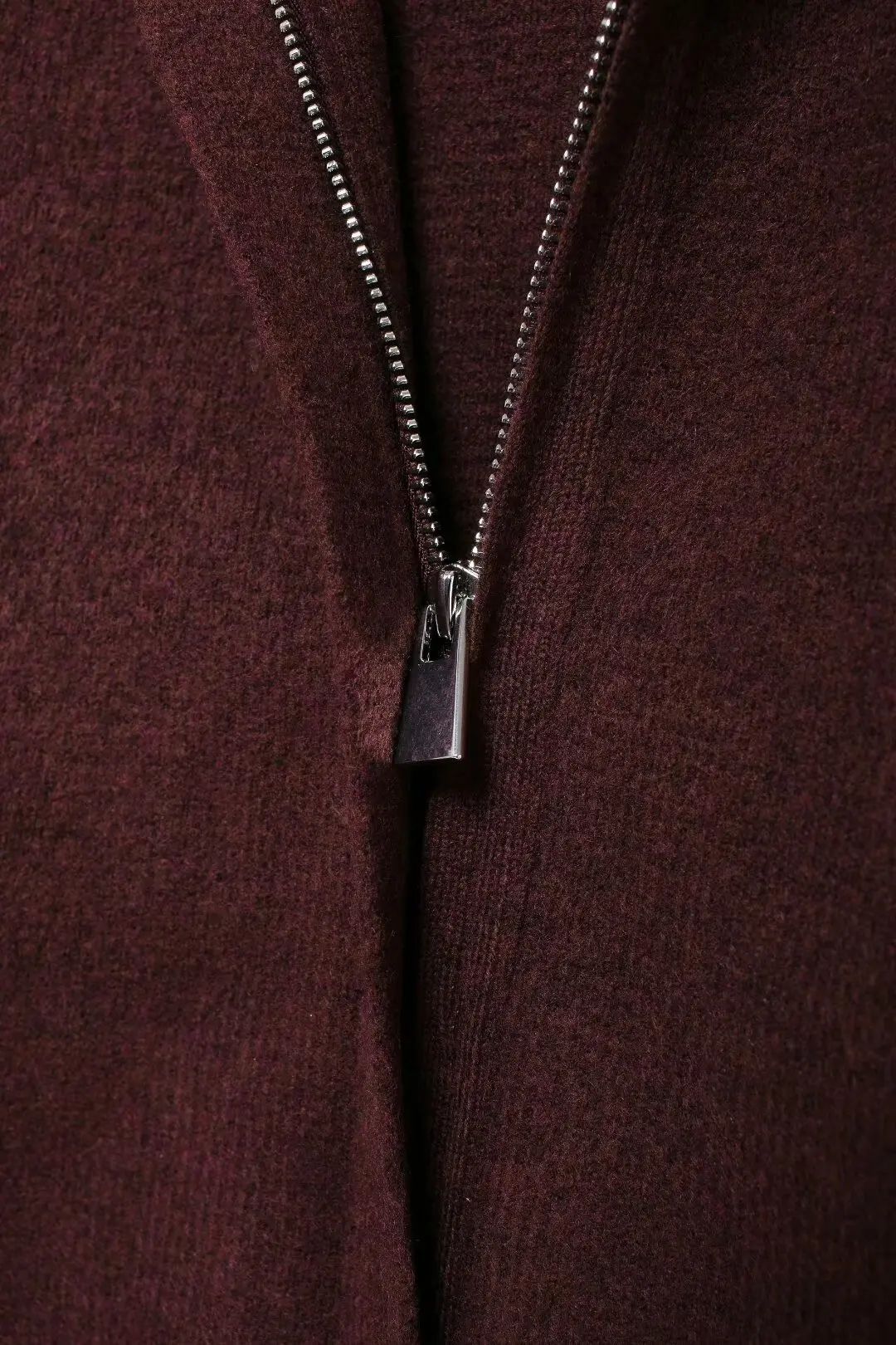 Женская винтажная трикотажная куртка TRAFZA бордовая на молнии с отложным