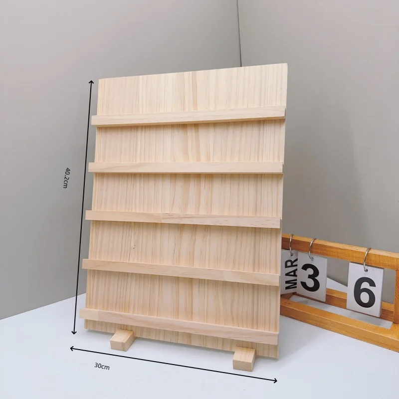 

Деревянная подставка для украшений