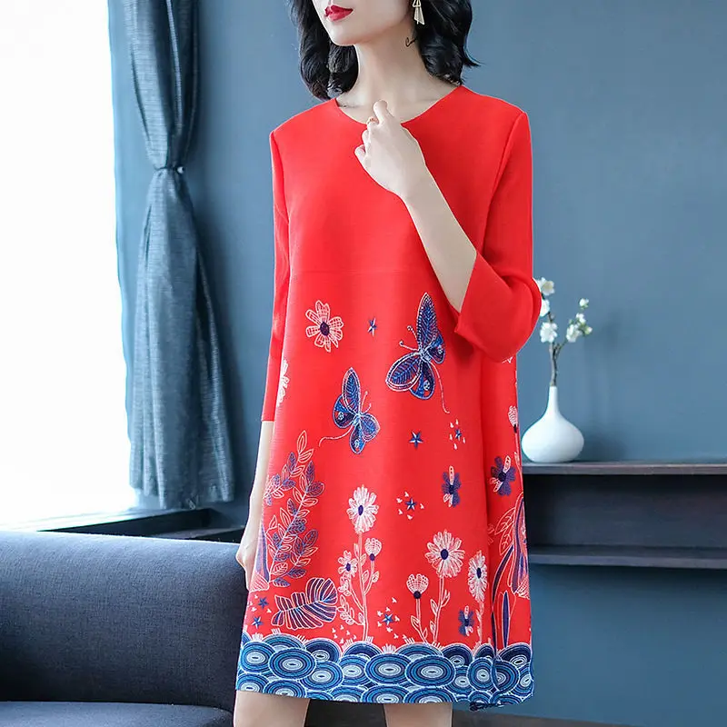 

Middle-aged mother large size pleated dress 2022 spring and summer new fashion loose thin obstruction belly sales A word skirt