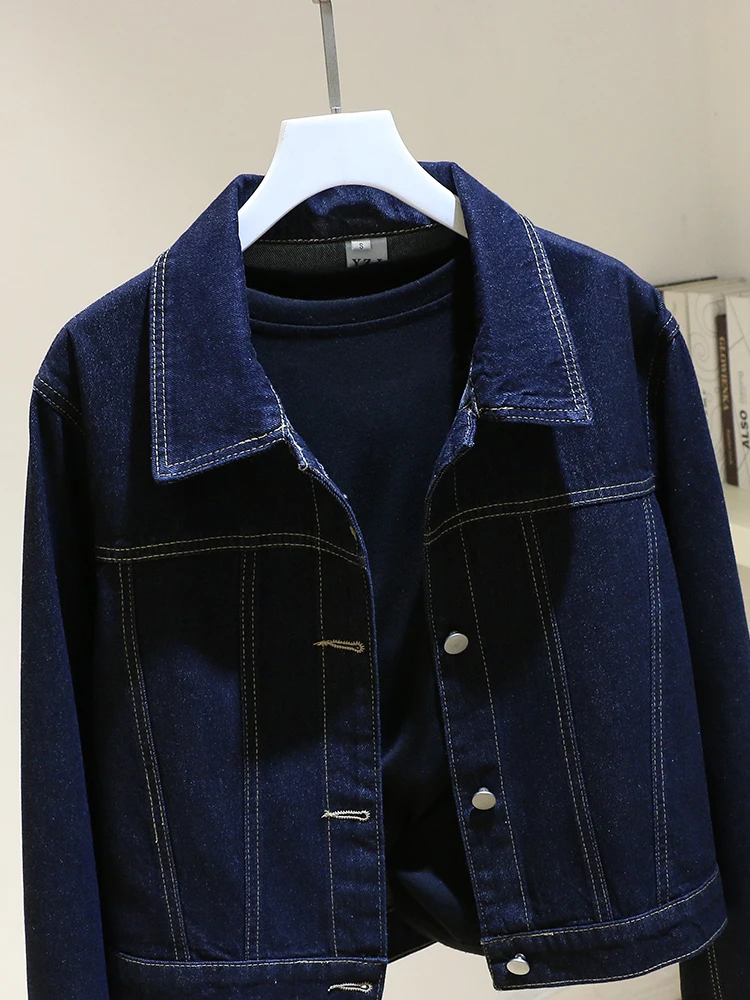 Женская джинсовая куртка темно-синяя короткая из денима в стиле ретро осень 2024