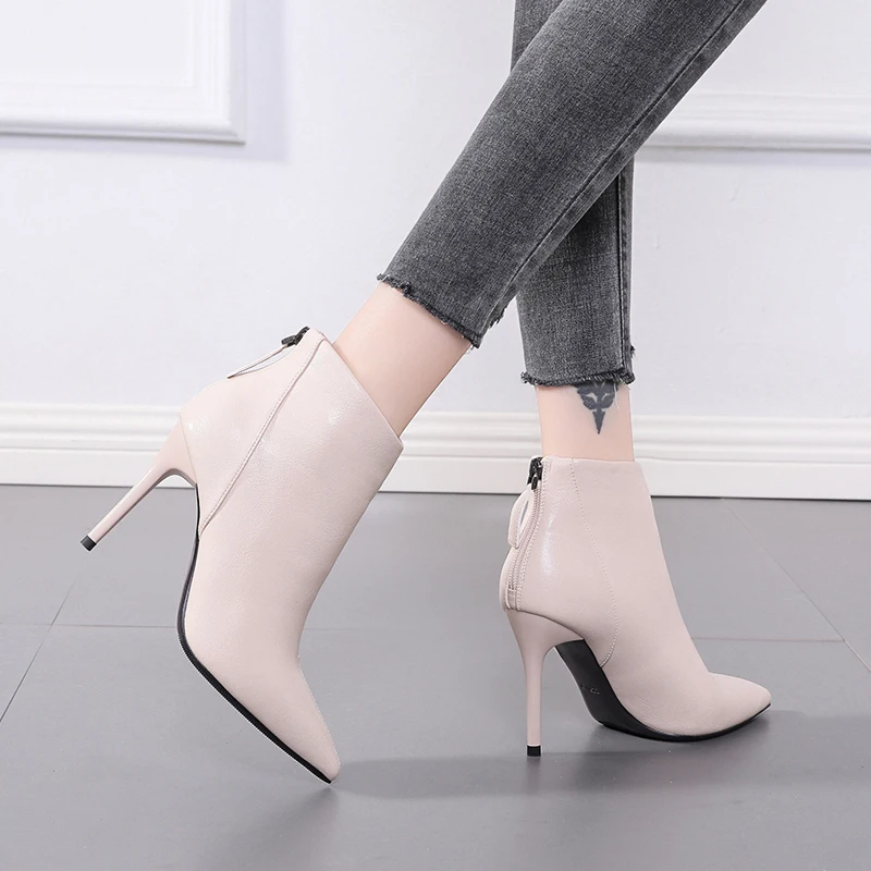New Fashion Pointed Toe Boots Versatile High Heels Martin Boots Thin Heels Black Short Boots