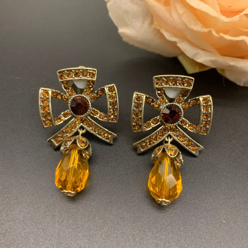 

Timeless Wonder Fancy Zirconia Geo Clip on Earrings for Women Designer Jewelry Non Pierced Trendy Runway Gift Top Mediaeval 3322