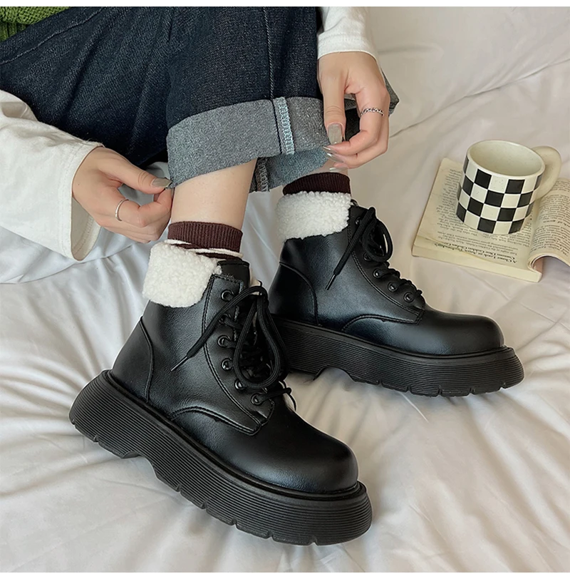 

Boots Winter Women 2022 Thicken Plush Snow Boots Fashion Round Toe Lace Up Ladies Short Boots Female Thick Sole Flats Heel Shoes