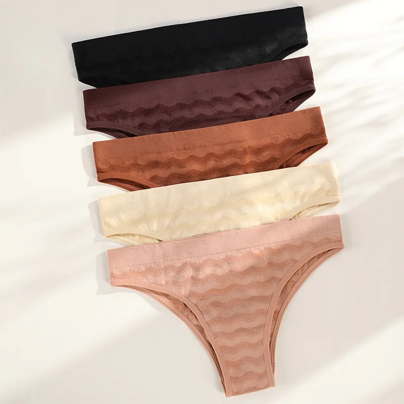 

Seamless low-rise large code motion breathable girl sexy underwear made of pure cotton crotch bacteriostatic close Color note