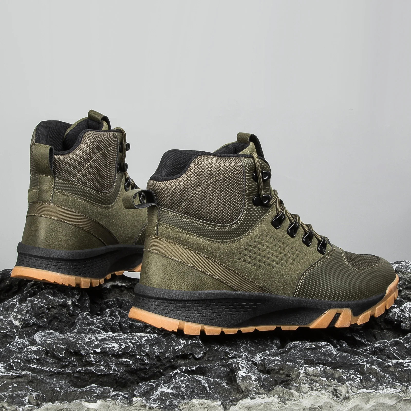 HIKEUP High-Top Men Hiking Boot Winter Outdoor Shoes All-Season Boots Lace-Up Non-slip Cross-Country Hiking Man Waterproof