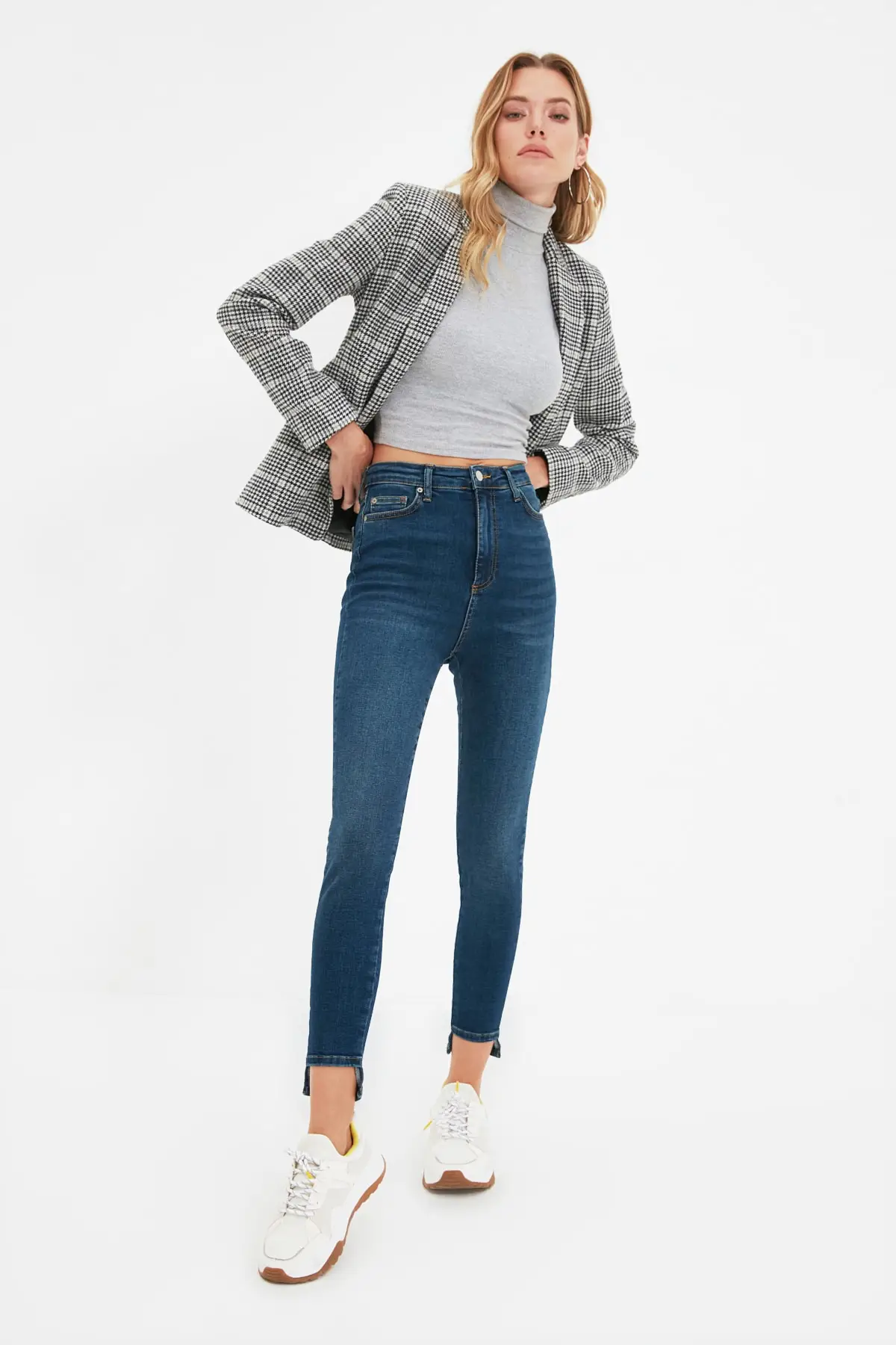 

Trendyol Trotting Detailed High Waist Skinny Jeans TWOAW22JE1089