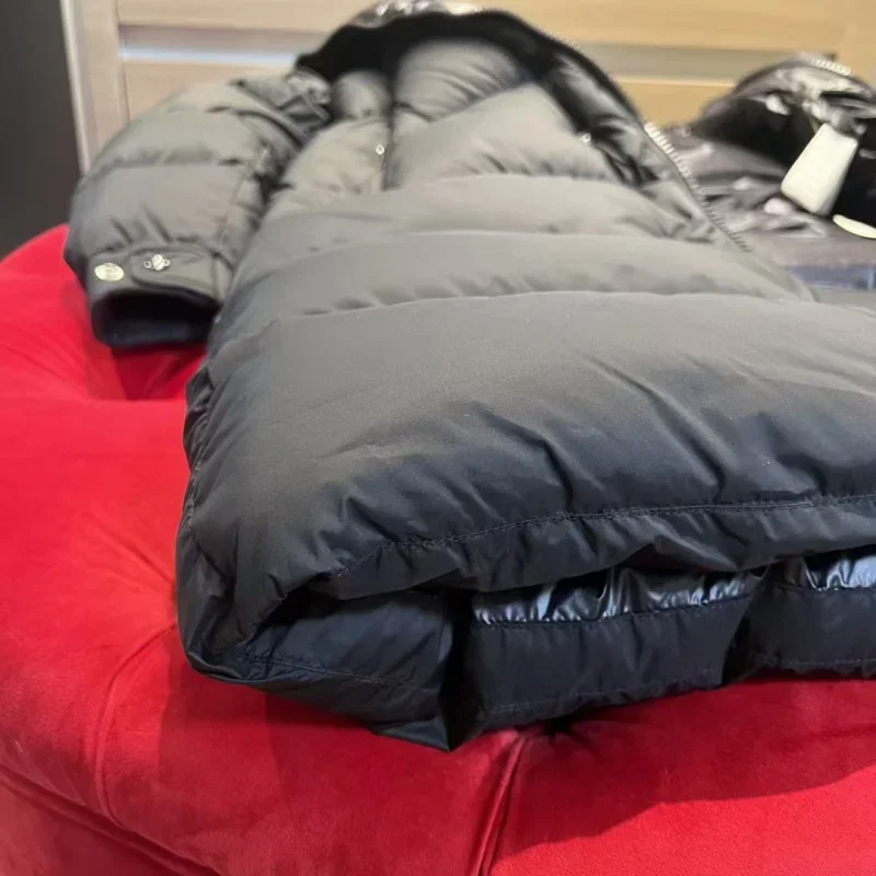 Moncl *r Зимняя мужская белая куртка на гусином пуху теплая приталенная