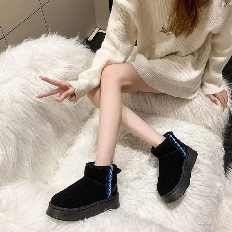 Женские ботинки на массивной подошве Черные Теплые ботильоны платформе большие