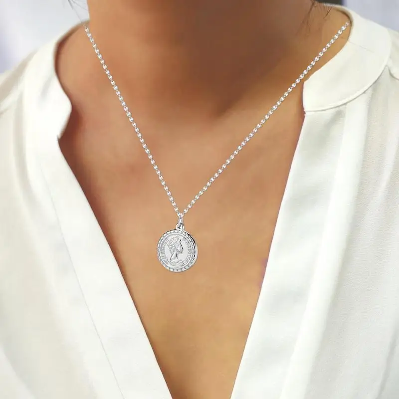 подвеска на шею сердце. цепочка с сердечком на шею. цепочка золотая с кулончиком. тонкая цепочка. золотая цепочка с сердечком на шею.