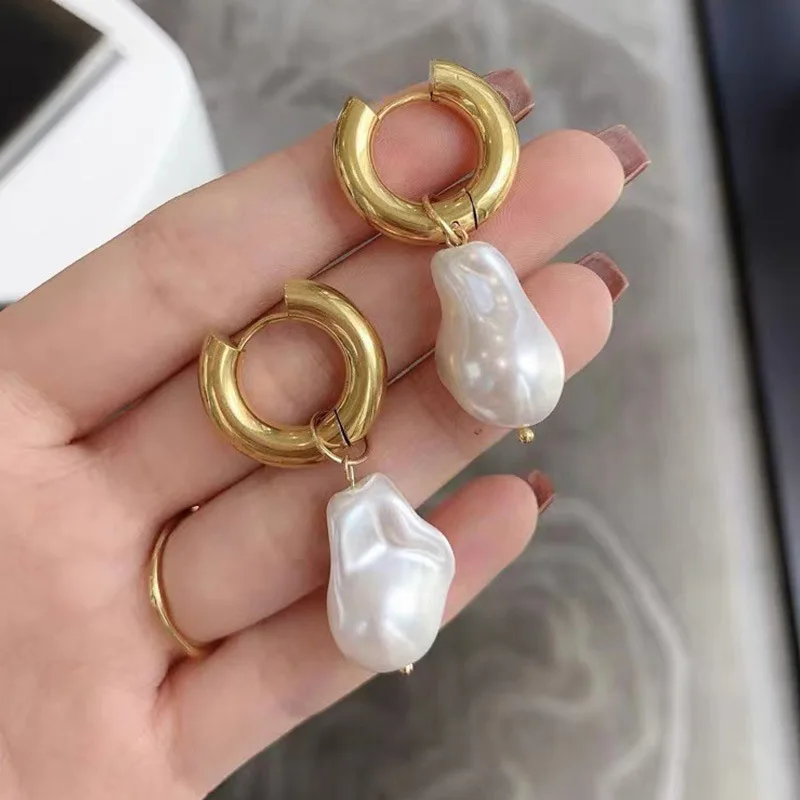 

Circle Drop Earrings New Vintage Baroque Pearl Earrings Gold Round Earclip Women Temperament Elegant Jewelry Party Gift