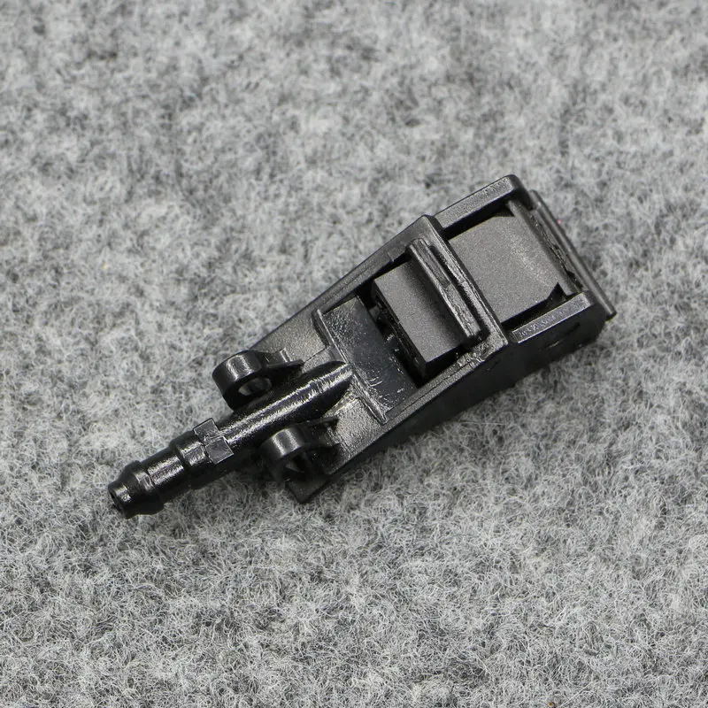 Насадка распылительная для переднего лобового стекла Passat B5 Polo Bora Golf 4 MK4 - купить