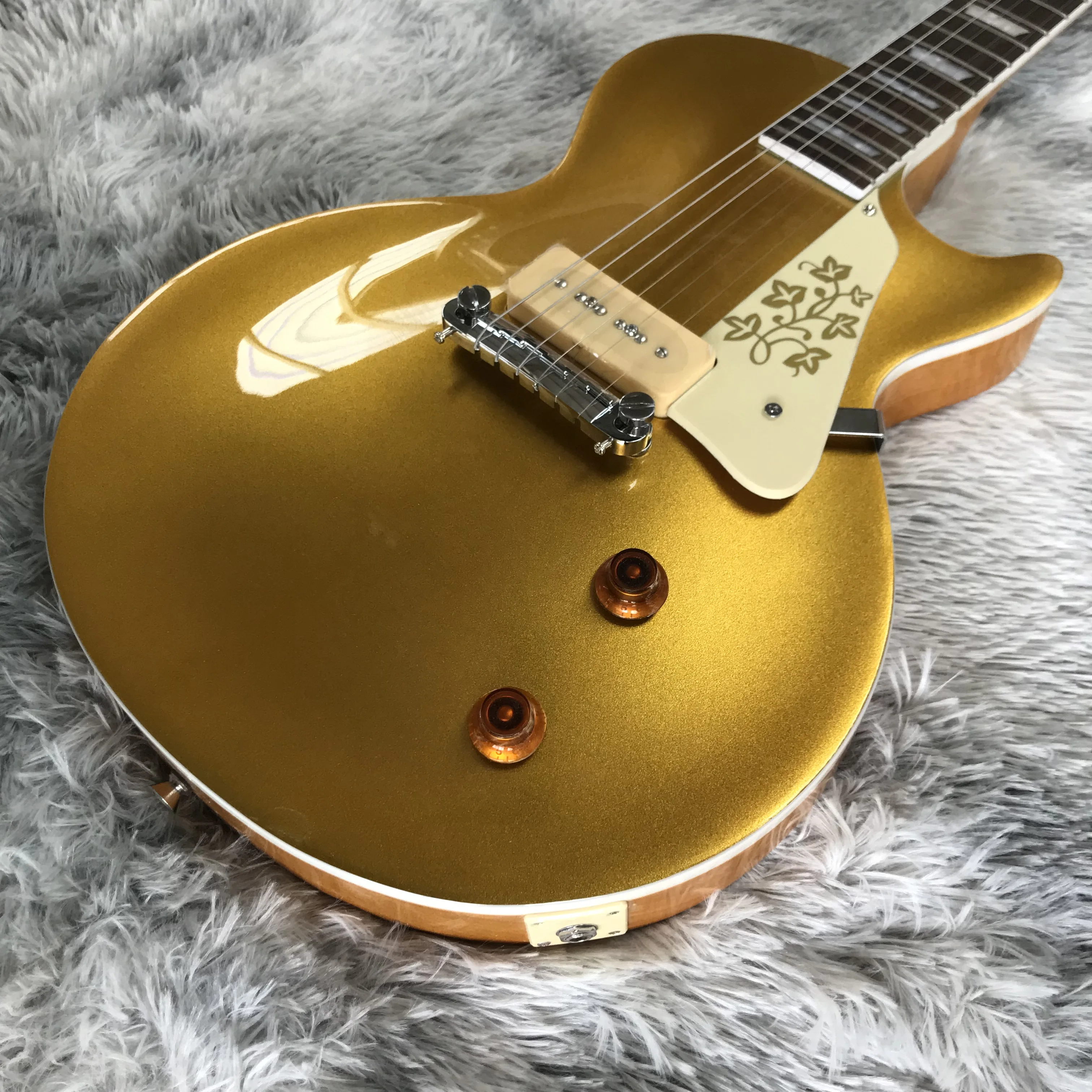 electric guitar Solid Mahogany body promotion gold top Shipped out Quickly chrome hardware one piece p90 pickups |