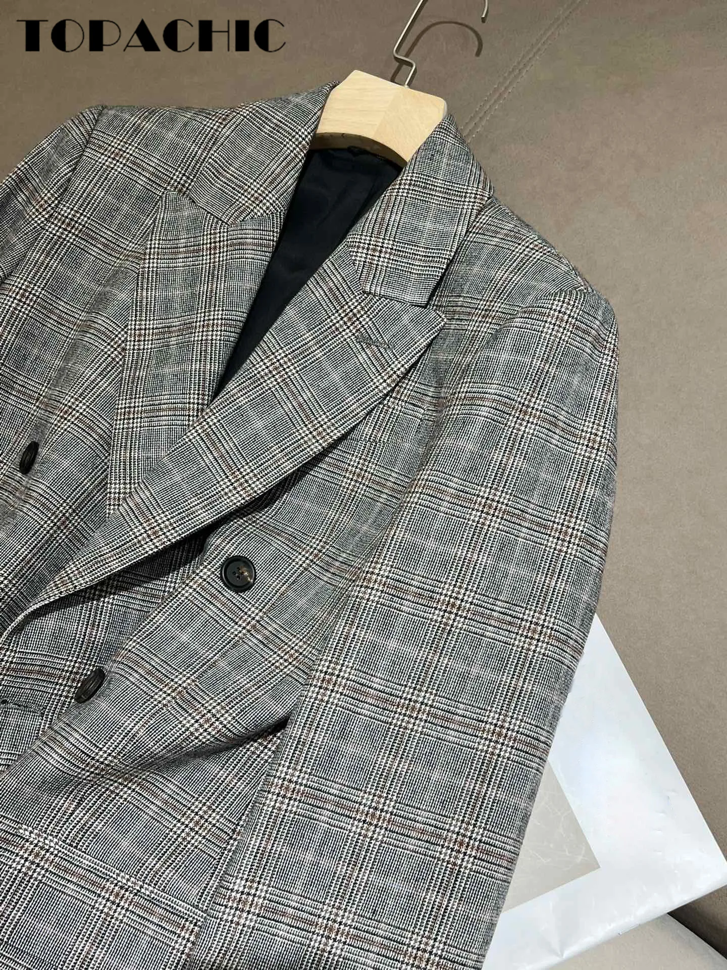 Рисунок 4 - Женский двубортный Блейзер средней длины