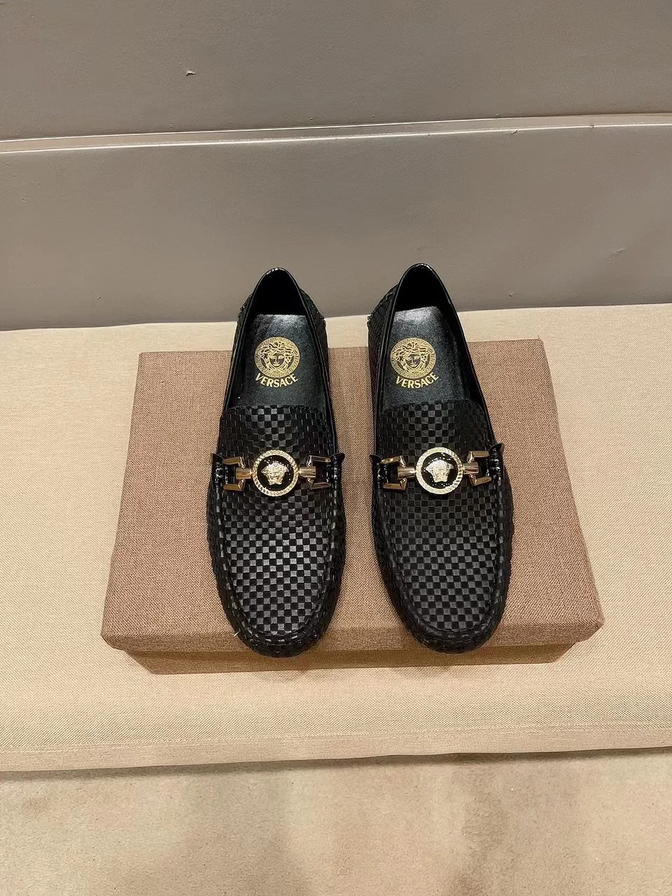 Кроссовки VERSACE высокое качество модная и трендовая износостойкая согреться