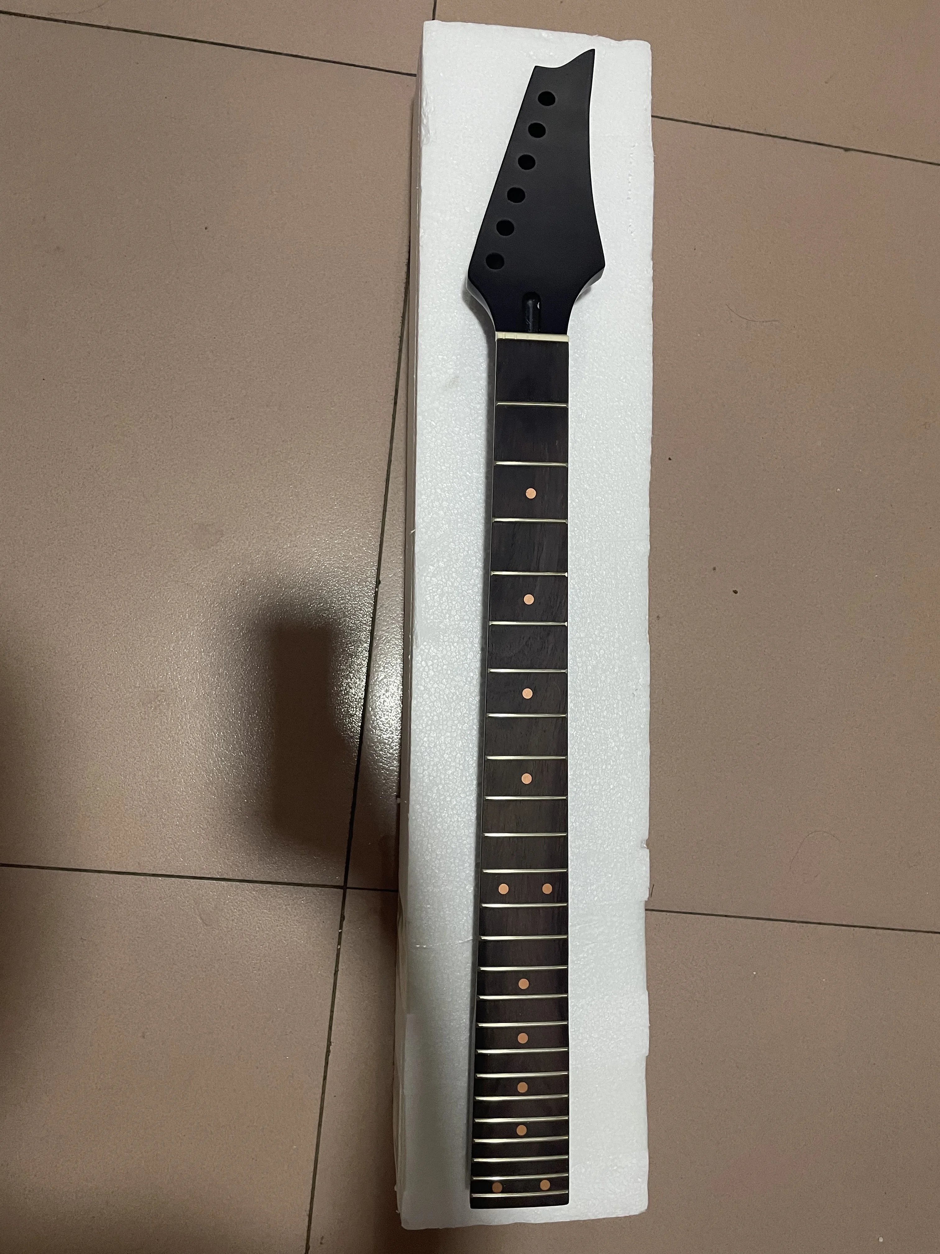 

Под заказ, 6 струн, 24 лада, гриф из кленового палисандра, черная электрическая гитара, профессиональная ручка