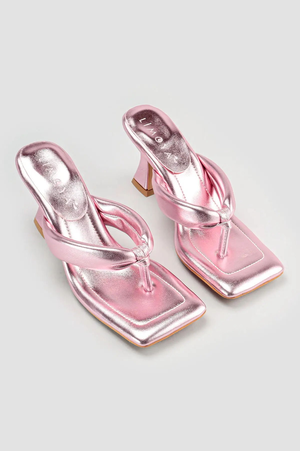 

Women's Pink Thong Pufuduk Corner Toe Slippers