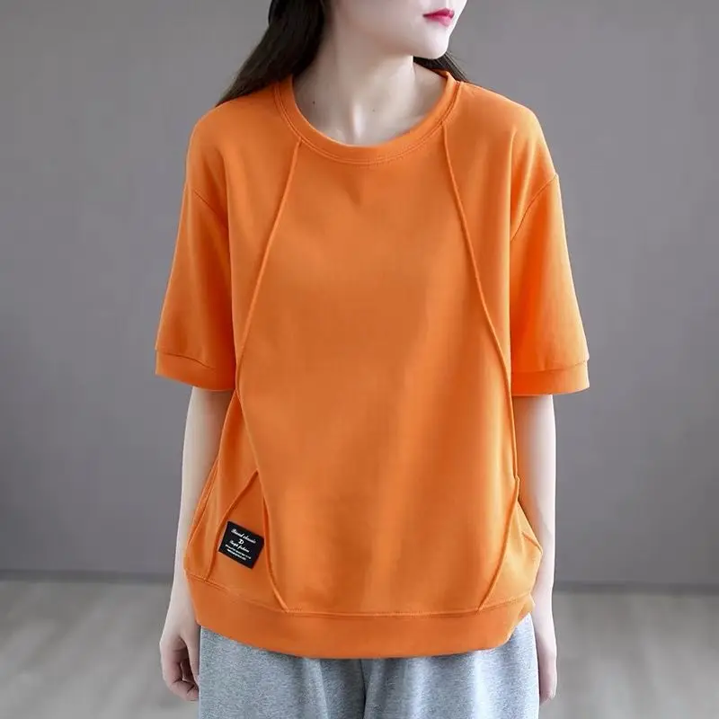 Футболка женская свободного покроя с коротким рукавом и круглым вырезом