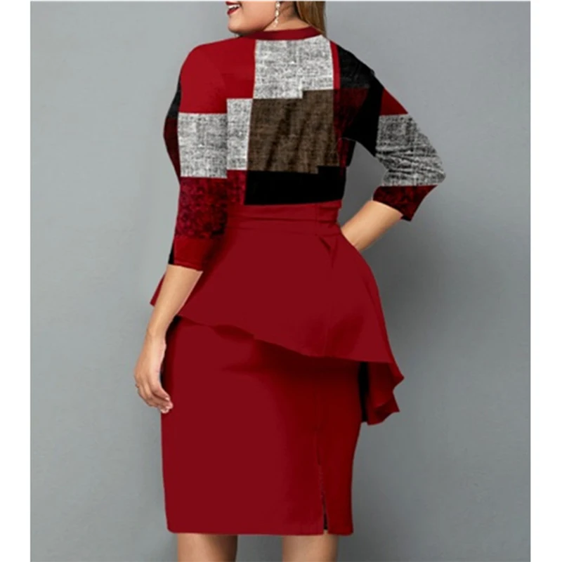 Рисунок 2 - Осенне-зимнее платье в стиле пэчворк