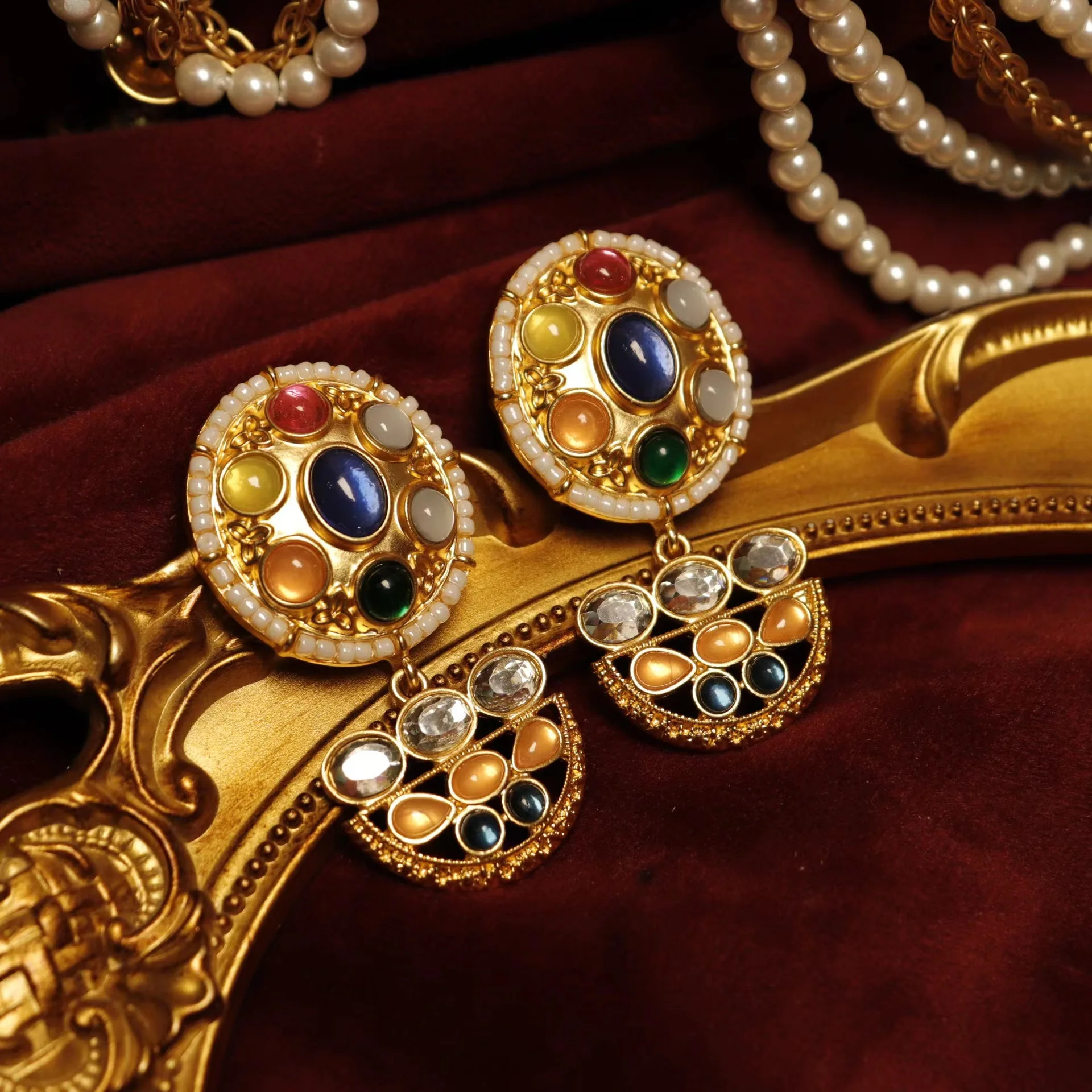 

Retro Court Style Geometry Hollow Fashion Inlaid Pendant Matching Color Glass Gold Plated female Stud Earrings Jewelry