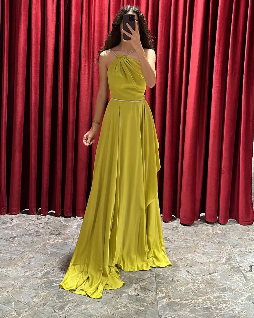 

Женское вечернее платье с длинным рукавом, с лямкой на шее